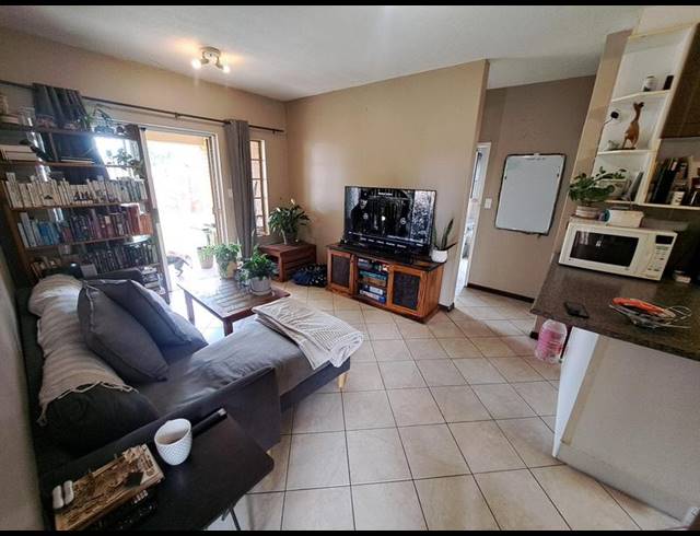 2 BEDROOM TOWNHOUSE FOR SALE IN MOOIKLOOF RIDGE ESTATE